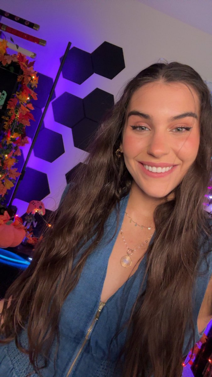 Celebrating my 5 (!!!!!!) year anniversary on twitch today!!!🥳🍻🍾

I cannot believe it’s been 5 years LIKE WHAT!! It’s so crazy to see how far the channel has come 🩷 it has been the best and most worthwhile journey EVER✨ here’s to 5 more years!! 🥂

twitch.tv/staceyrpg