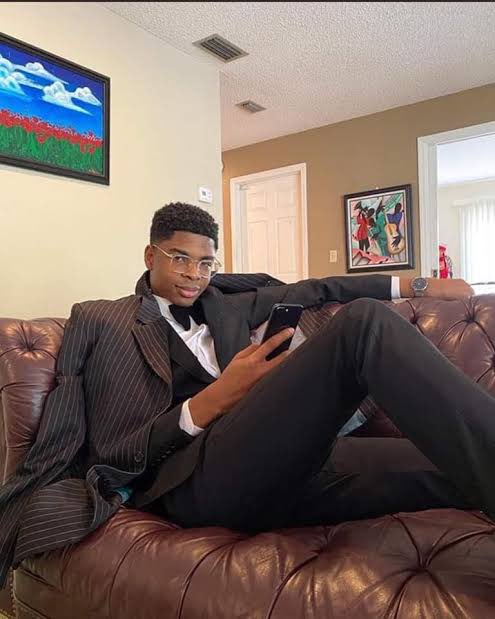 <a href="/UnkleAyo/">👑S.A.L.A.K.O🕊</a> So called feminist called his school,they called his land lord,they made his university withdraw and revoke. 

He took his life! 

Months later his accuser came on said it’s false 

Everything went cold