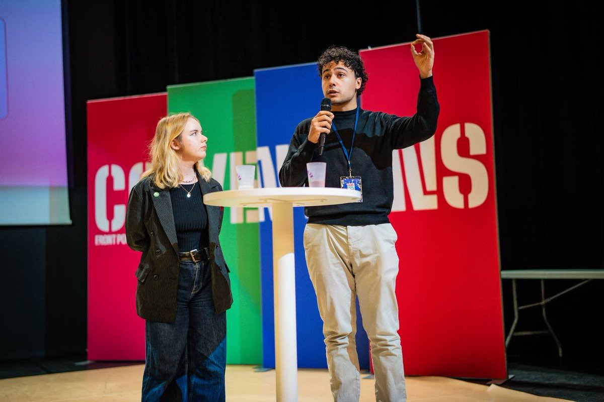 lesJeunesSoc's tweet photo. Aujourd’hui à Trappes, première convention du #FrontPopulaire2027 sur l’éducation. 

Les Jeunes Socialistes étaient là et seront là, jusqu’à la victoire ! https://t.co/95oxmWoVLd