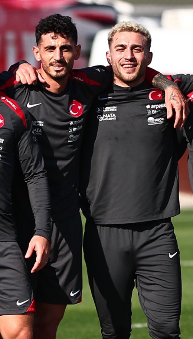 Galatasaraylıların ski hep böyle ufak mı yoksa barış alpere mi özel