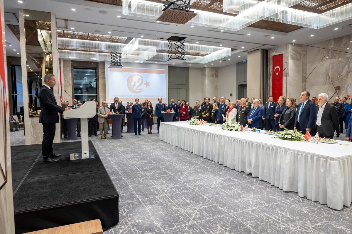 Kuzey Kıbrıs Türk Cumhuriyeti’nin 42’nci kuruluş yıldönümü vesilesiyle düzenlenen resepsiyona katıldım.

Bağımsızlık mücadelesinin anlamını ve ruhunu yaşatan bu değerli buluşmada yer almaktan büyük memnuniyet duydum.

Kuzey Kıbrıs Türk Cumhuriyeti’nin kuruluş yıldönümünü en içten