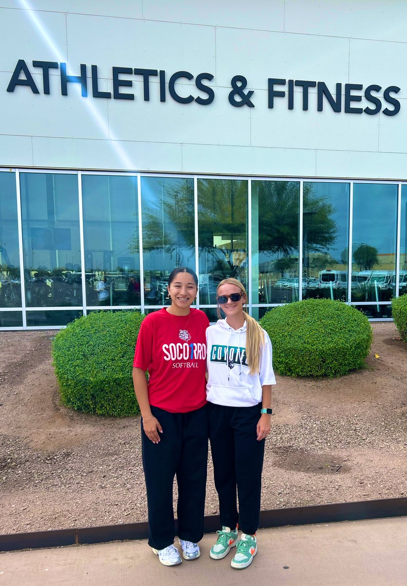 Danielle Lozoya tweet media