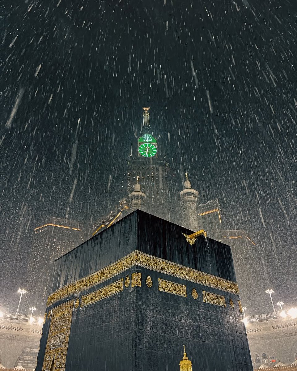 🕋 La Ka’ba sous la pluie 😍❤️