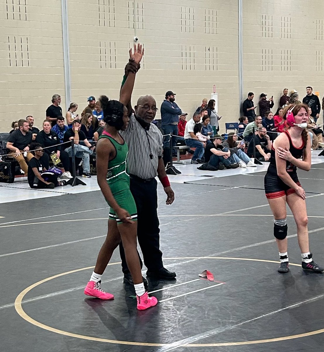 Congrats to Ma’Liyah Haggan who went 3-0 at the Sarah Hildebrandt Invitational today and won her round robin group!