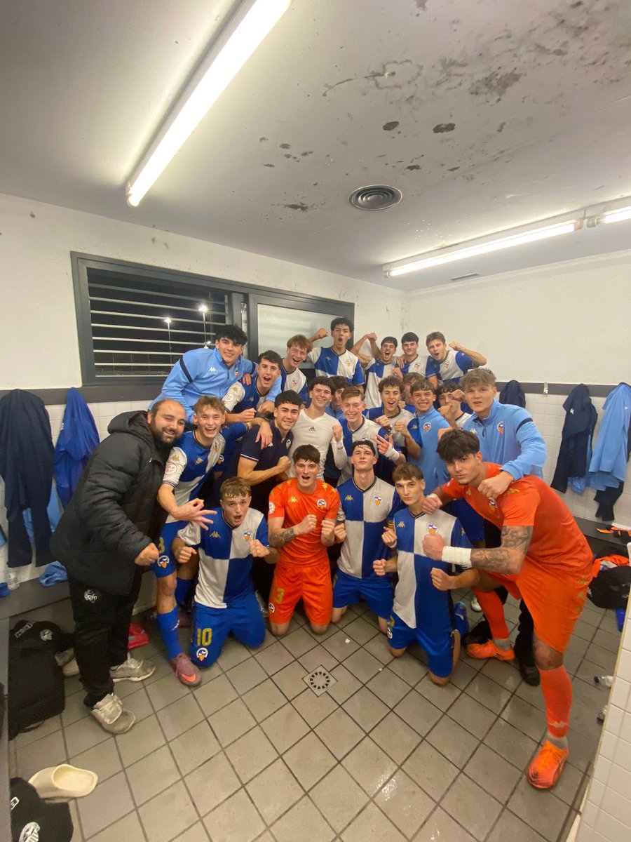 FutBaseCES's tweet image. 👣 Res fet, però gaudint amb cada passa del 𝗝𝗨𝗩𝗘𝗡𝗜𝗟 𝗔

#FutBaseCES