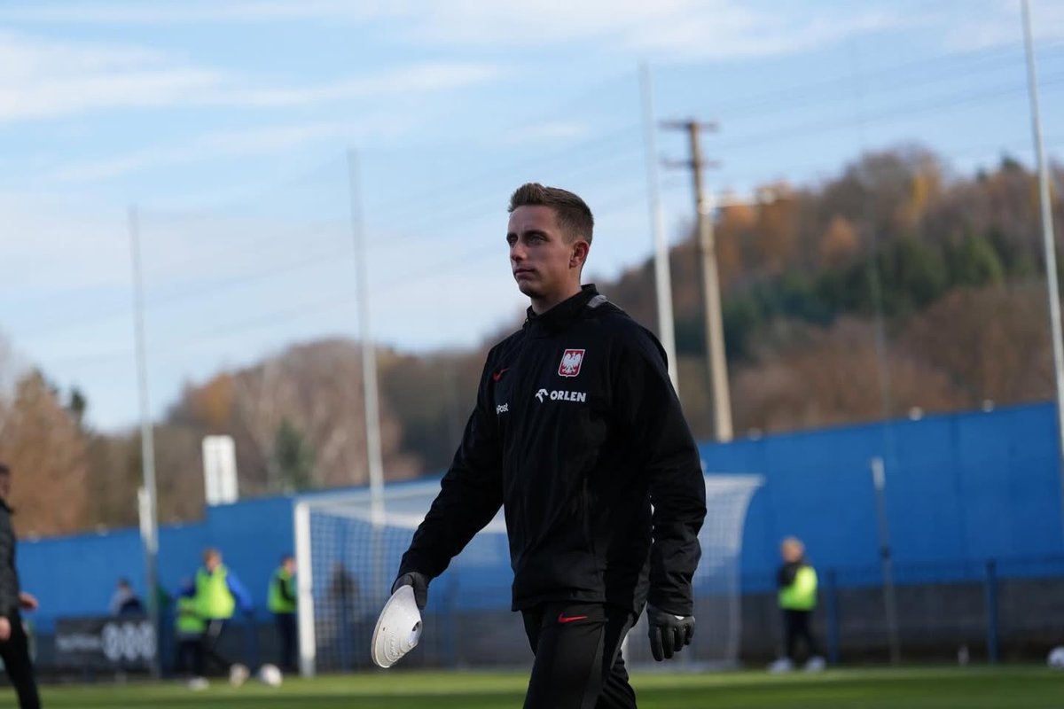 PycIgor's tweet image. Miałem przyjemność uczestniczyć w zgrupowaniu reprezentacji Polski U20 przed meczem z Czechami w ramach Elite League 🇵🇱

Olbrzymia wdzięczność i motywacja do dalszej pracy 🙏🏻🔥

Fot. @bizy26photo