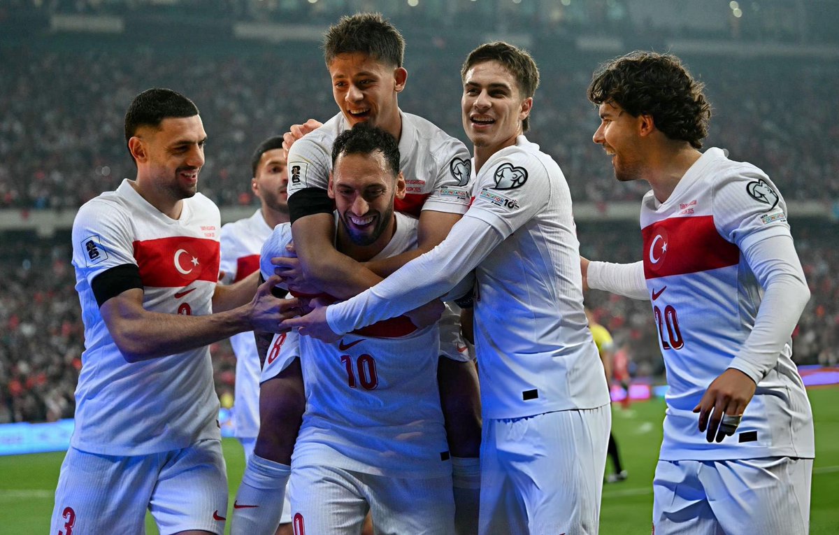 Tebrikler #BizimÇocuklar 👏

2026 FIFA Dünya Kupası Elemeleri'nde Bulgaristan’ı 2-0 mağlup ederek play-off turunu garantileyen A Milli Futbol Takımımızı tebrik ediyor, başarılarının devamını diliyorum.
Sizlerle gurur duyuyoruz 🇹🇷

#BizimÇocuklar
#FIFAWorldCup