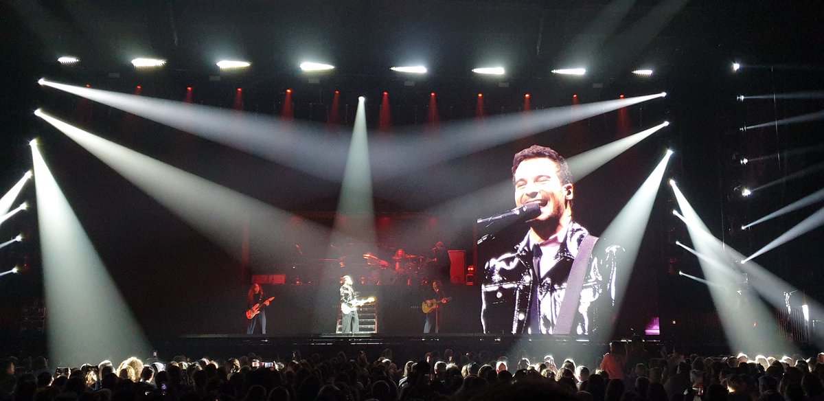 Alexandra0197's tweet photo. 1er cadeau : concert Amir 🤩 https://t.co/0vDh7bDHpB