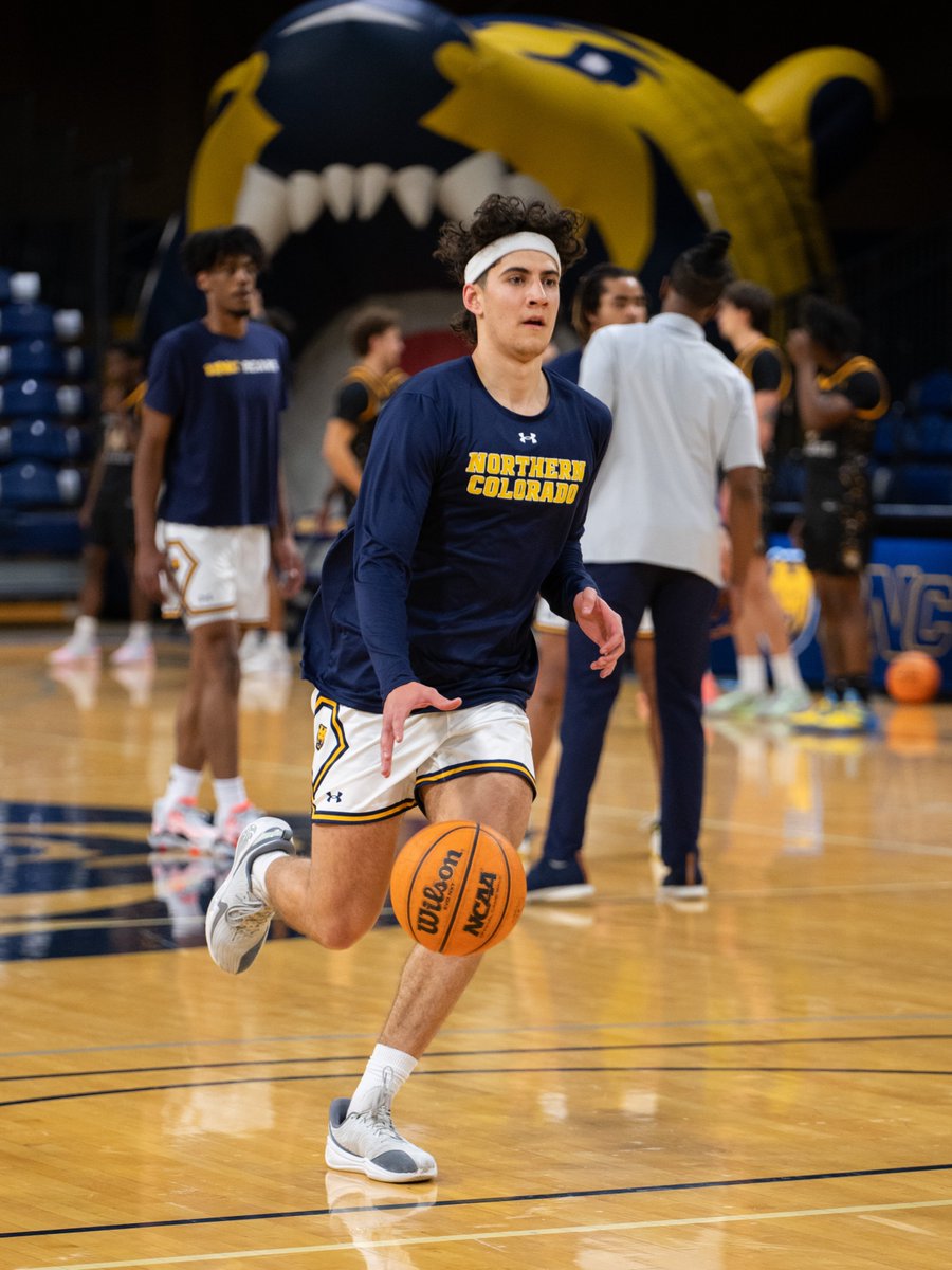 UNC_BearsMBB's tweet photo. Nothing better than a birthday on a game day!

Happy birthday, Steven! 🎉🎈🎂

#BearCountry https://t.co/KicXFUU0V4