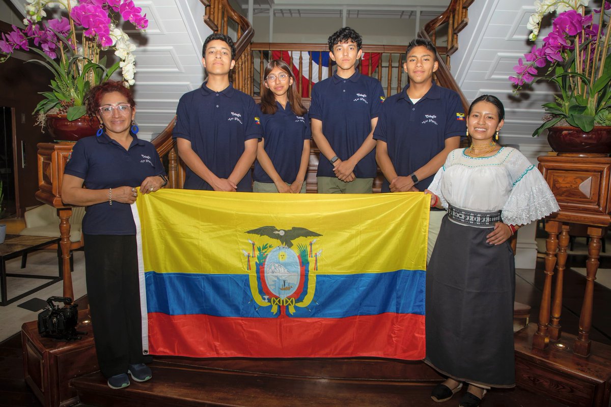 STEMLatin's tweet image. 🇪🇨✨ ¡Ecuador ha llegado a la Final Regional de Solve for Tomorrow 2025 en Ciudad de Panamá! 🇵🇦💡

¡Bienvenidos a Panamá! Que esta experiencia sea inolvidable. 🚀💫

#SolveForTomorrow #SolveForTomorrow2025 #SamsungLatin #RegionalFinal #STEM #JuventudInnovadora #SFTRegional2025