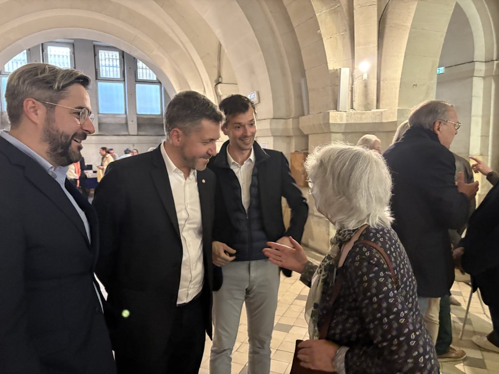 Merci aux Association des Familles Catholiques de Marseille pour leur accueil chaleureux.

De belles rencontres et des échanges intéressants à l'occasion de ce salon du livre qui a attiré beaucoup de monde à la basilique du Sacré-Cœur !