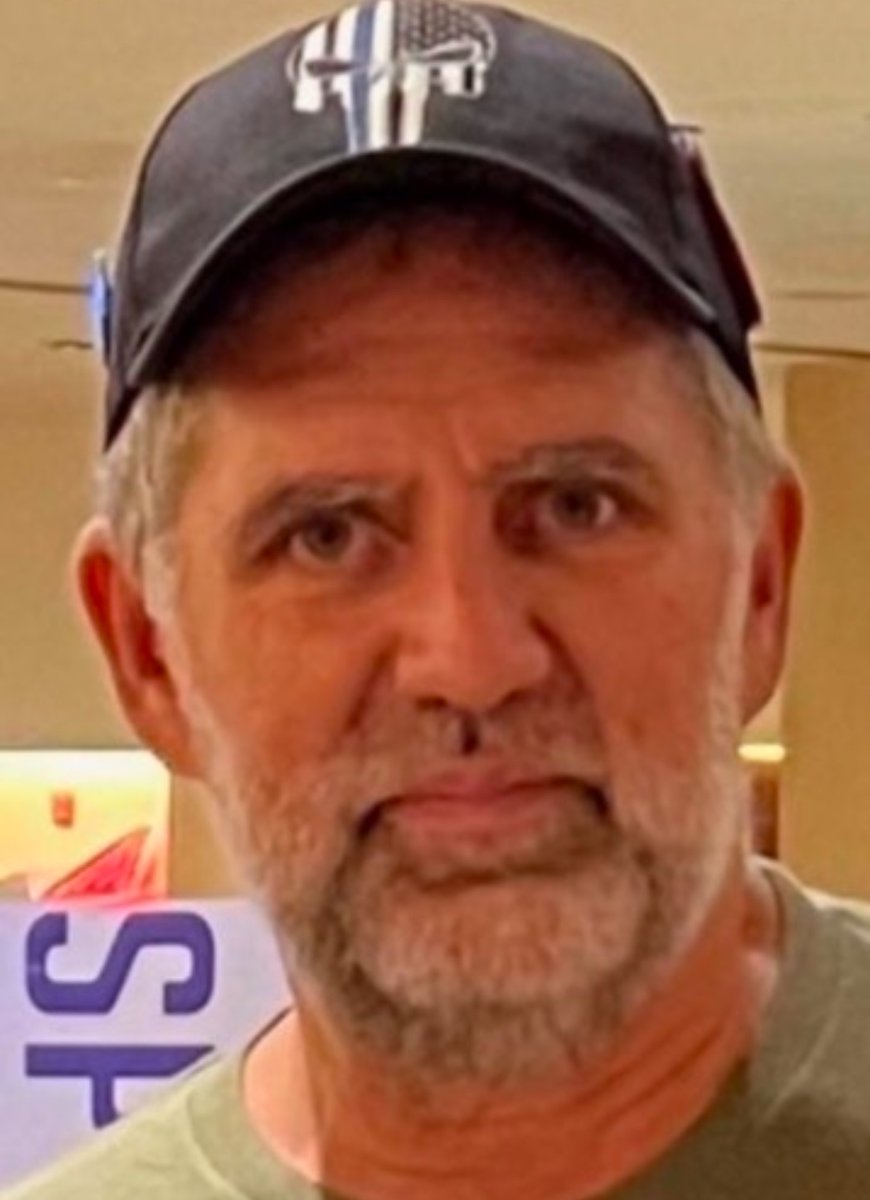 SabrinaGal182's tweet photo. @JFKFan12345 That dude ain’t 48. I knew 48, and that dude, in my humble opinion, ain’t no 4 or no 8. 🤣#RemoveTheMasks https://t.co/tgzzowNMIt
