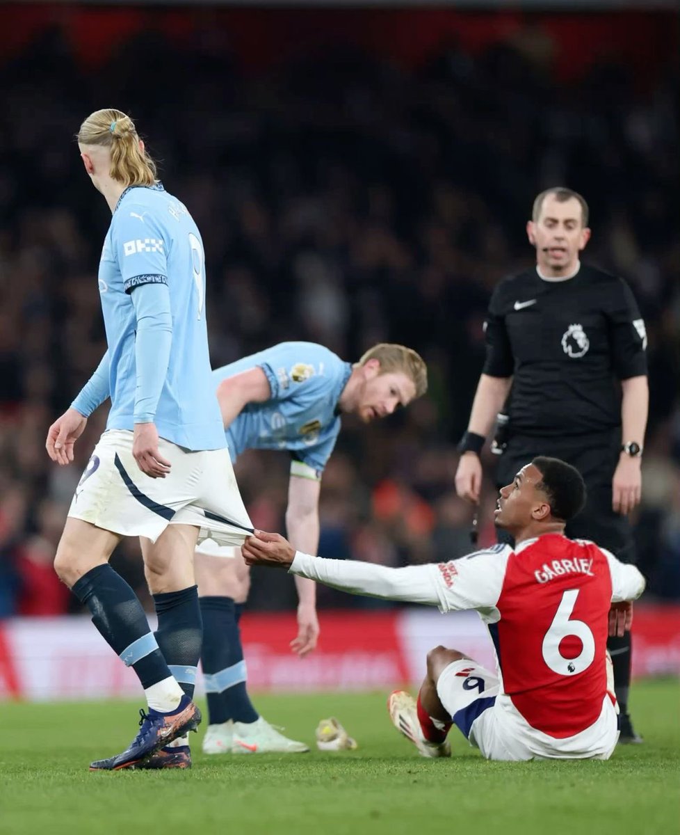 الهارب يوم شاف الجدول الصعب جاء هرب 😂