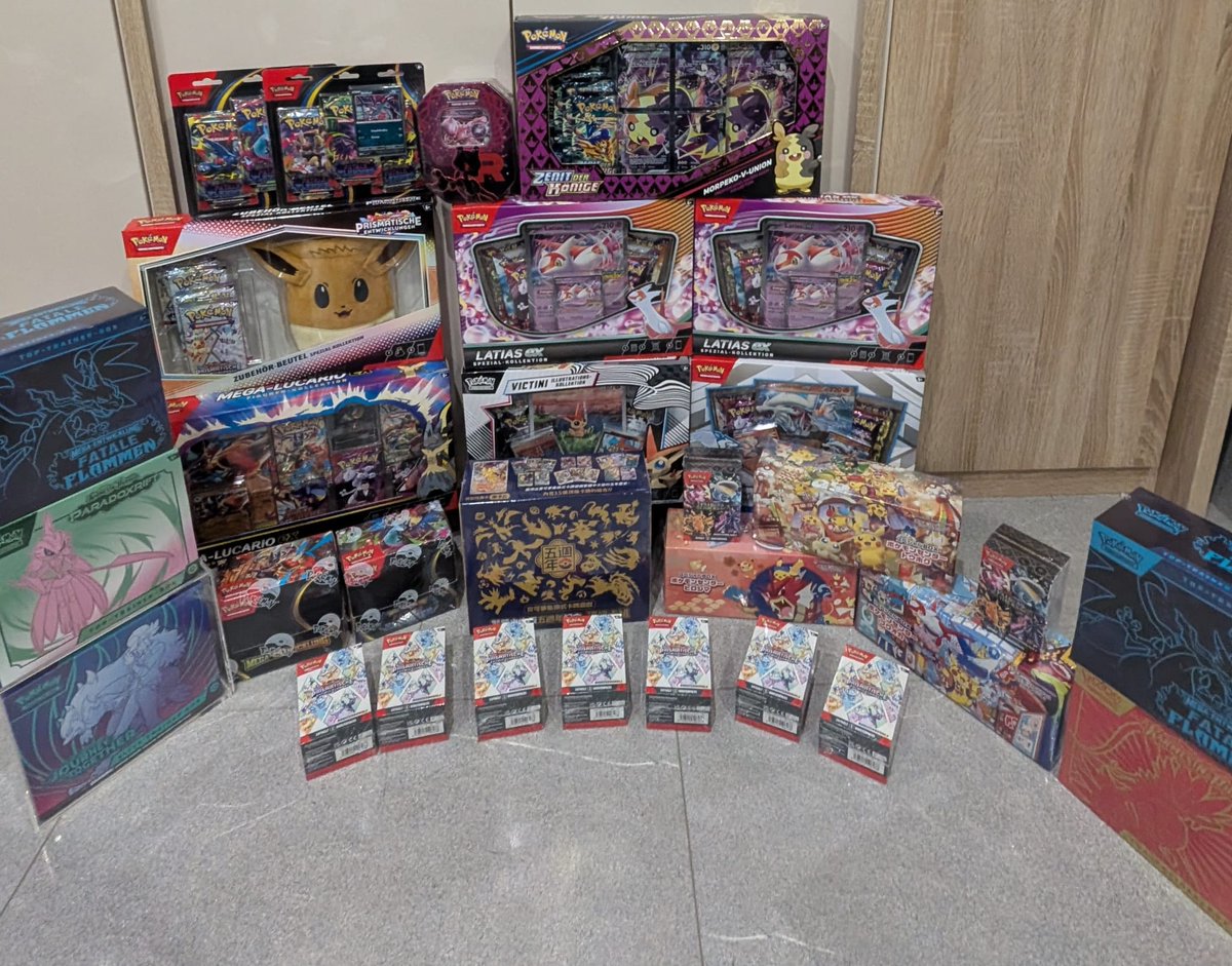 Die Sammlung von <a href="/DiivaVT/">DiivaVT / Dokomi 2025 😺🍗🌟 / Katzen Vtuber</a> und mir, der letzten paar Monate 😊
Zeigt gerne mal eure Sammlung/ Fav. Karten!🫡