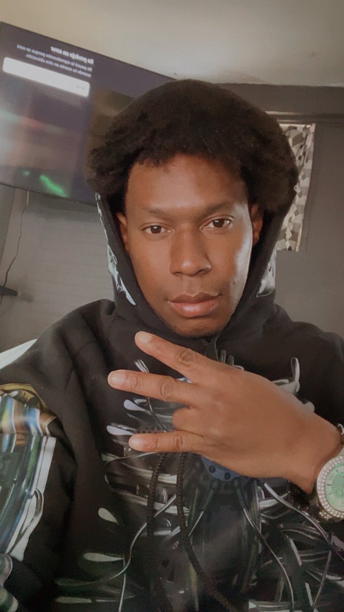 Ghetto Living tweet media