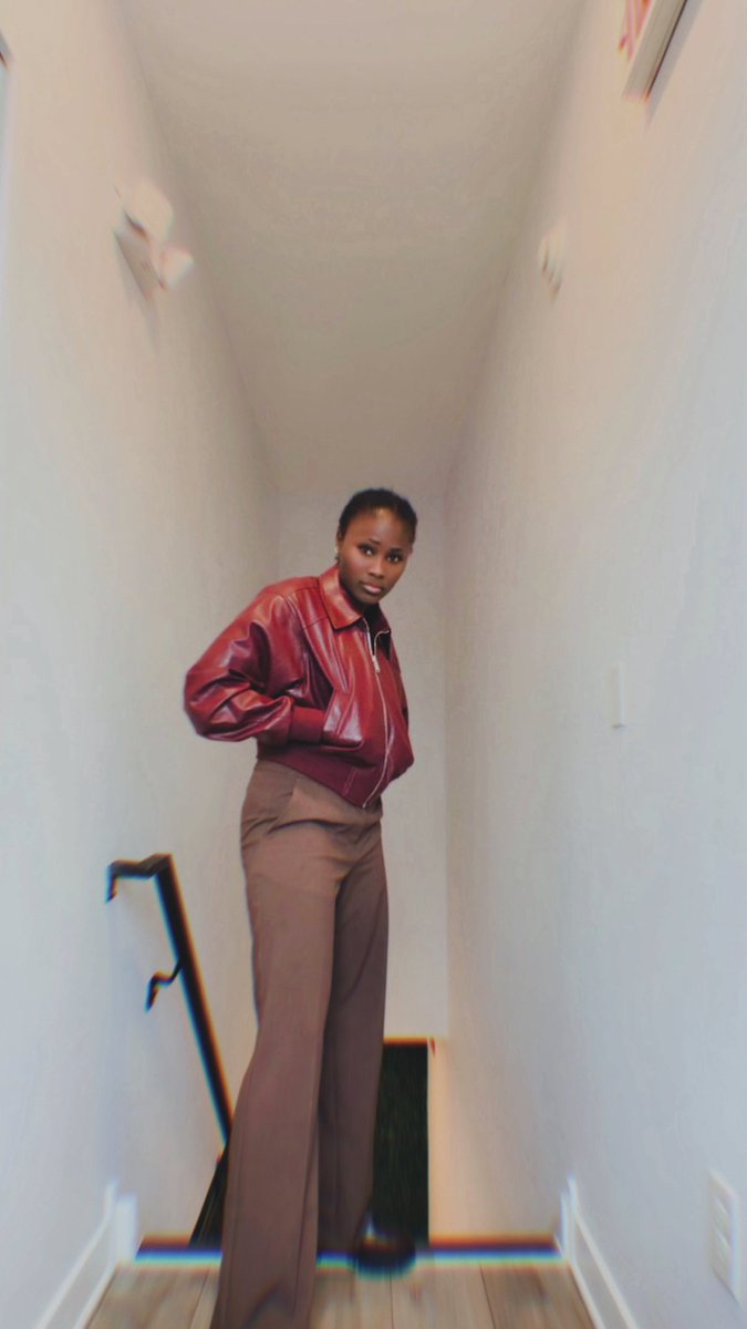 AichaTheOne1's tweet photo. Tagging some of my fave brands… let’s see which one snatches me up first 😭✊🏿🌹.@Fendi @ZARA @CalvinKlein @hm @RalphLauren @CHANEL https://t.co/suy59w2RRA
