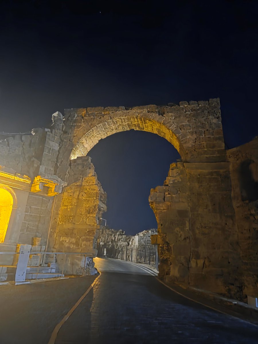 zeyneptamerrr's tweet image. Birazdan buradan ayrılıp bozkıra döneceğim ve bu cok üzücü 🥴  #side