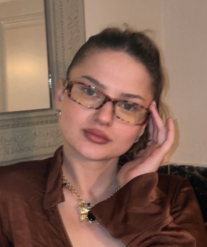 Meleğin ınstagramda  tarzına bayıldım keşke ğrpgramda böyle takılsaymış hele o ilk bölümler filan elbise tercihleri korkunç 
#kısmetseolur