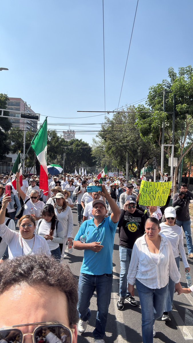 ErikaGarciaZara's tweet photo. Y que quede claro, la #MarchaNacional es de Mexicanos aunque hayan convocado la #GeneraciónZ https://t.co/hkV2hUvzIr