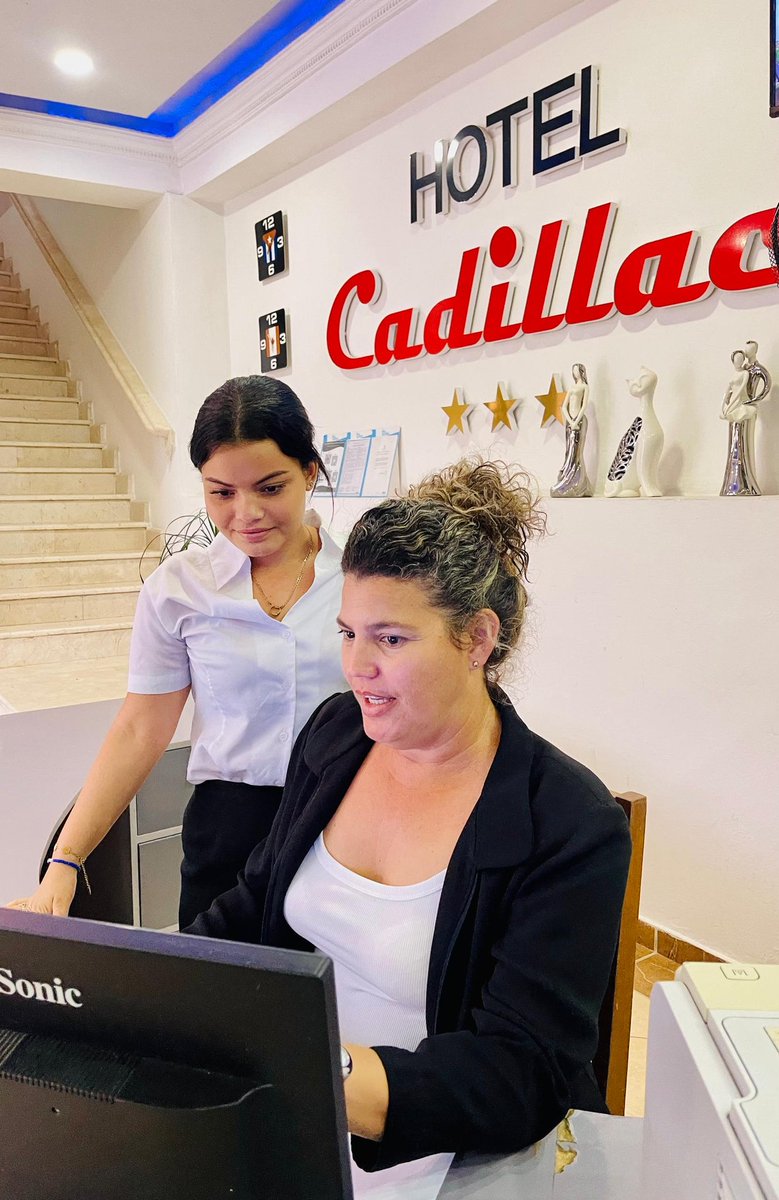 La recepción de nuestro hotel es el corazón del servicio, y cada joven a su llegada es entrenado por Daily, nuestra Jefa de Recepción, a la que hoy agradecemos su dedicación y esmero en el arte de educar. 
#IslazulLasTunas #ElDestinoEresTú #UnidosParaTransformar #HotelesIslazul