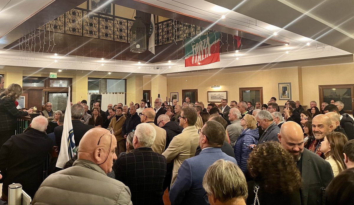 gasparripdl's tweet photo. A #Trecenta con i candidati di @forza_italia al consiglio regionale insieme al Ministro Casellati, Cortellazzo, il sindaco di Rovigo Cittadin, il sindaco di Badia Polesine Rossi, Viaro e Bimbatti. https://t.co/XreeZUb1hp