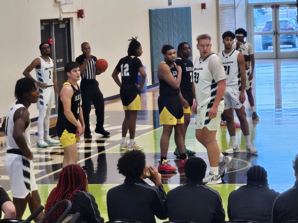 Out to support one of our own this afternoon <a href="/GrantasSakenis2/">Grantas Sakenis</a> and <a href="/MVCC_Hoops/">Moraine Valley Men’s Basketball</a>! The BIG MAN is still BEAST! 

#TboltFamily #BelieveInWE