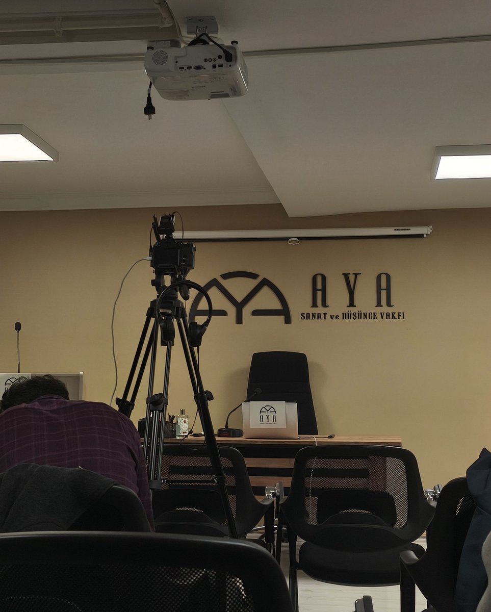 hızırla kırk saat.
<a href="/AYAvakfi/">AYA Sanat ve Düşünce Vakfı</a>