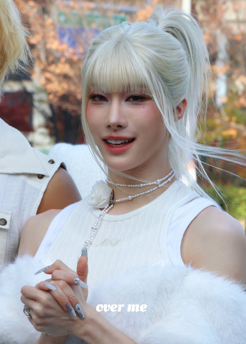 sunwarez's tweet image. why is no one talking about Rui being Ren's biological daughter?