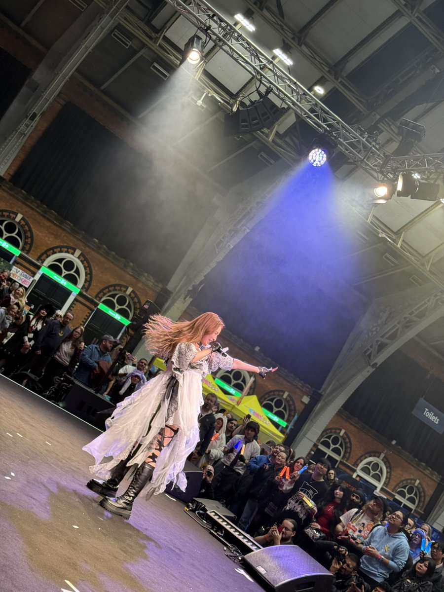 #HYPERJAPANMANCHESTER
meet&amp;Greet、プレス取材会、そしてトークショー&amp;ライブで、あっという間に終わってしまいました💦
初のマンチェスター、もっとゆっくりしたかったぁ(● ˃̶͈̀ロ˂̶͈́)੭ꠥ⁾⁾
マンチェスターの皆さんはとても優しくて愛のある応援をしてくれました♡