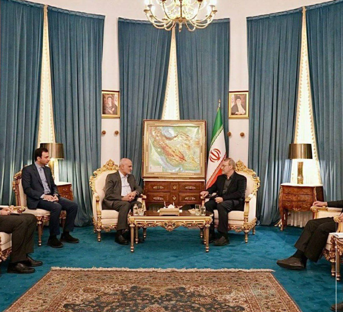 أمين المجلس الأعلى للأمن القومي الإيراني علي لاريجاني، يتباحث في طهران مع المعاون السياسي لرئيس مجلس النواب علي حسن خليل، آخر تطورت المنطقة لا سيما تحركات الاحتلال جنوبي لبنان وانتهاكاته المتكررة لاتفاق وقف النار