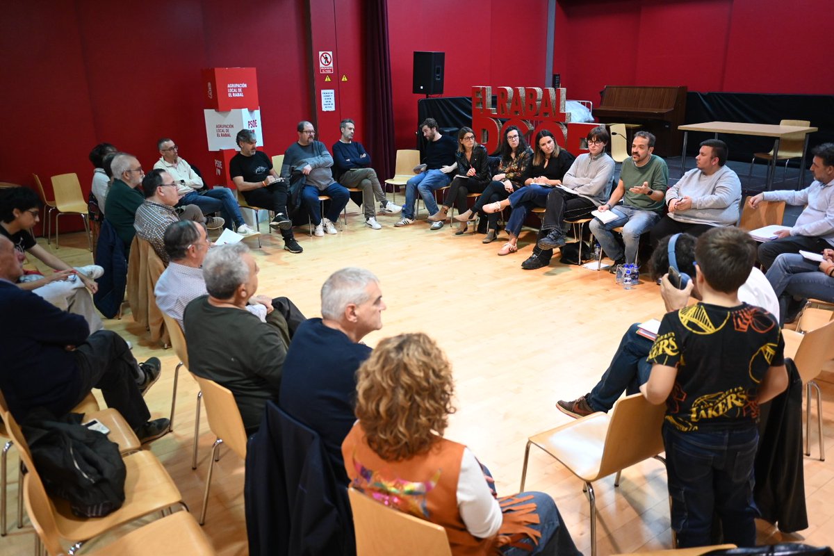psoeelrabal's tweet photo. Tras la 1ª Asamblea Abierta sacamos una importante conclusión: satisface la demanda de los militantes de escuchar, hablar y opinar sobre los temas que afectan a nuestro día a día 🤝

LO VOLVEREMOS A HACER 💪 Os esperamos a todos/as en la próxima, 📅 el sábado, 13 de diciembre ❤️ https://t.co/5YCzGb2P9O