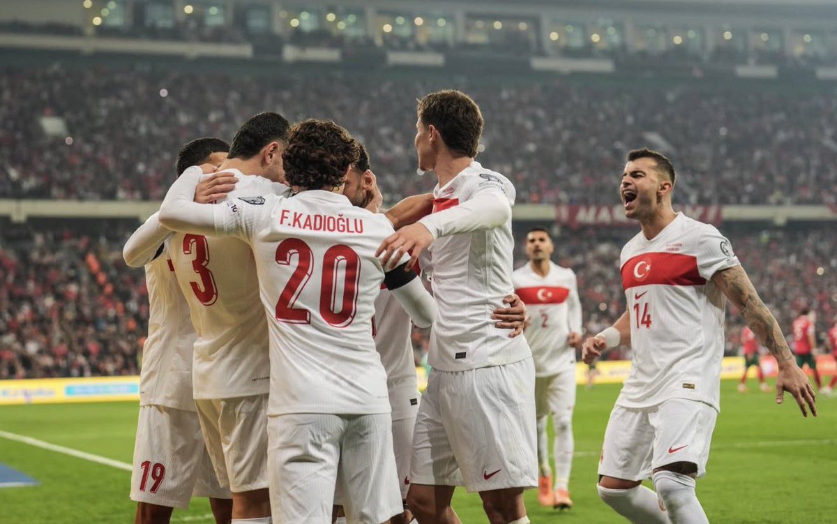 erkanecz's tweet photo. Ay Yıldızlı takımımız, Bulgaristan’ı 2-0 mağlup ederek hepimize büyük bir gurur yaşattı. Bursa’mızda oynanan maç, hem şehrimize hem de taraftarımıza unutulmaz bir gece yaşattı. 

Biz de bu önemli maçta, Osmangazi Belediyesi Engelli Bakım Merkezi’nde katılımcılarımızı Milli maç heyecanıyla buluşturduk. 

Tebrikler bizim çocuklar.
Yolunuz açık, zaferleriniz bol olsun🇹🇷
