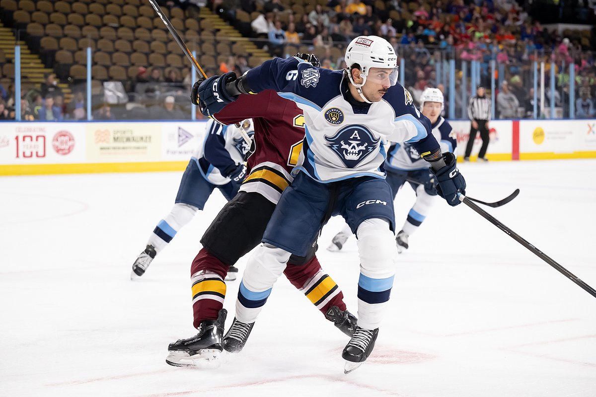 mkeadmirals's tweet image. Andrew Gibson and Oasiz Wiesblatt will be signing postgame autographs in tonight&apos;s @Aurora_Health Autograph Corner!

#MILhockey