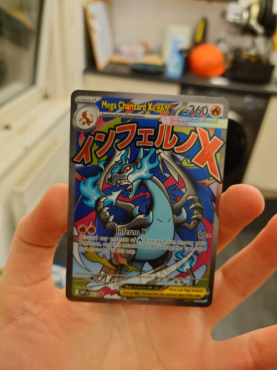 hyperdergon's tweet image. Managed to get my special shiny cardboard!
.
#Pokemon