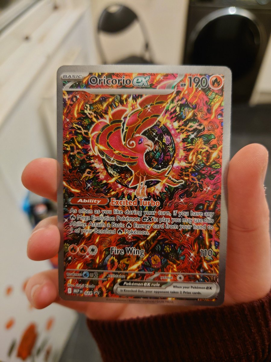 hyperdergon's tweet image. Managed to get my special shiny cardboard!
.
#Pokemon