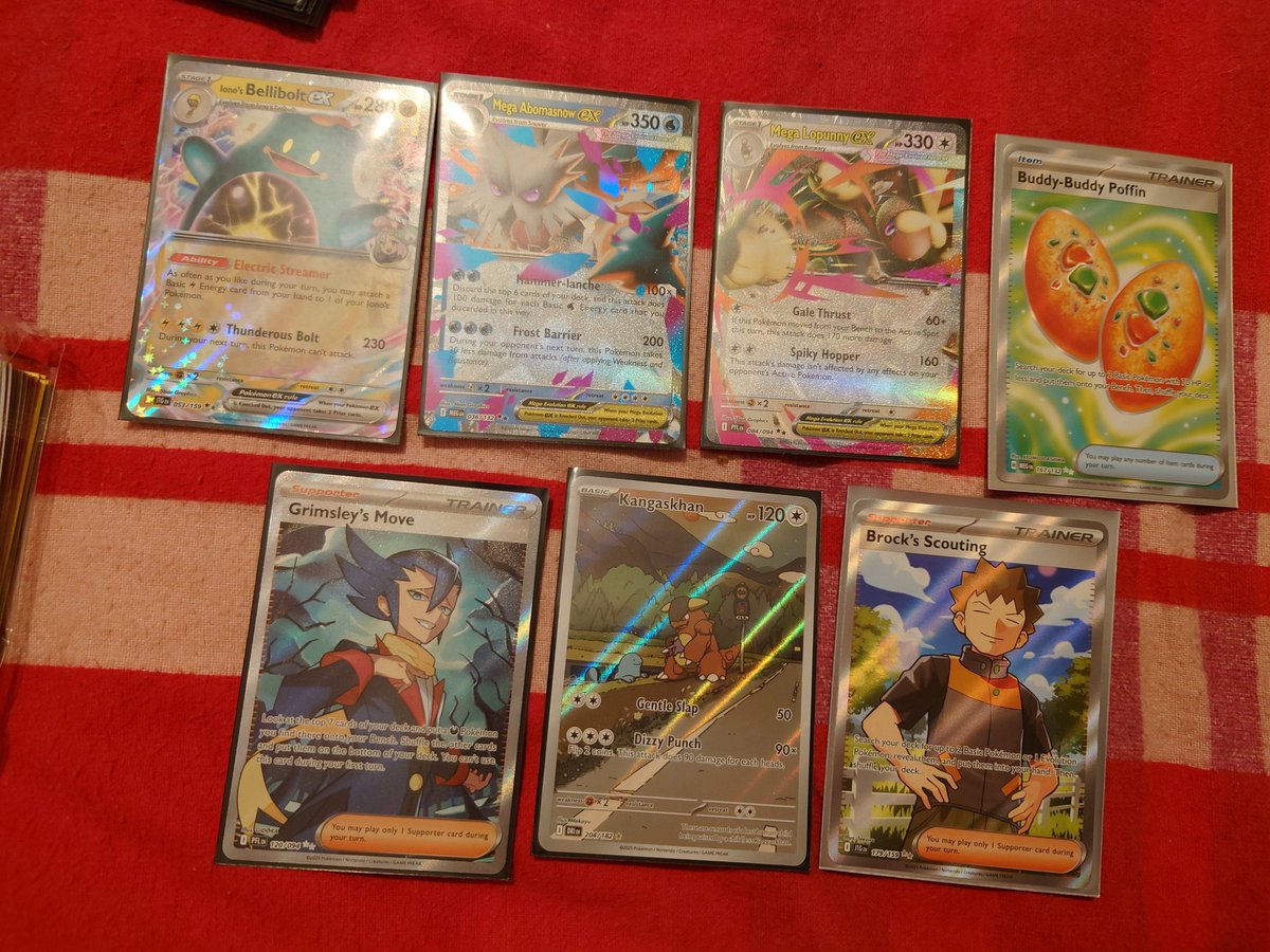 hyperdergon's tweet image. Managed to get my special shiny cardboard!
.
#Pokemon