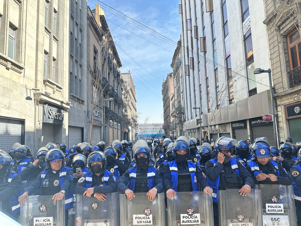 saquribe's tweet image. Ojalá así nos cuidaran