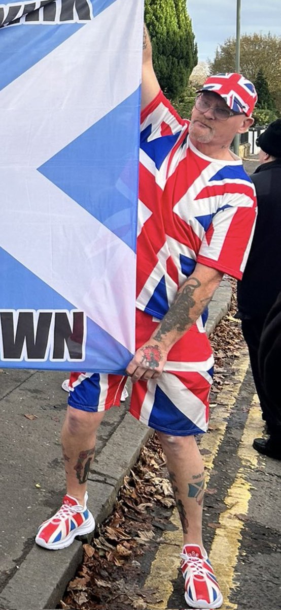 G__S__7's tweet image. You just know this gimp is only allowed to see his kids on a Saturday 😂