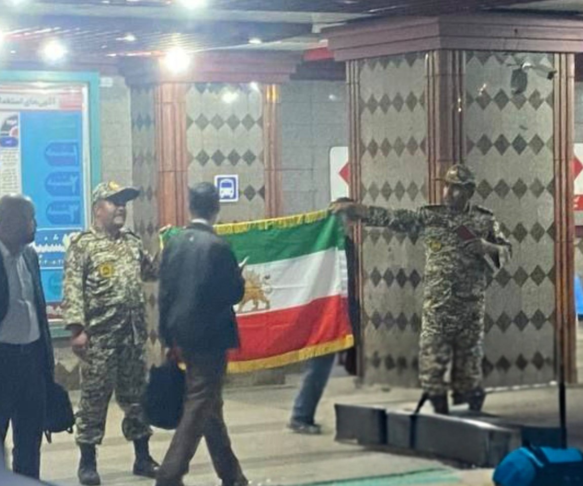 این شاهکار عجیب جمهوری اسلامی رو نابود و آچمز کرد.
تا میتونید این صحنه شاهکار رو پخش کنید!!
#همکاری_ملی