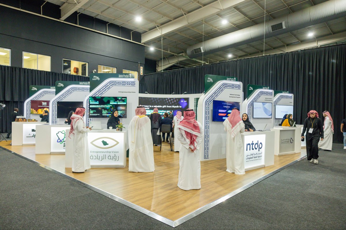 بقيادة صاحب السمو الملكي الأمير فهد بن منصور بن ناصر، وتحت مظلة #استثمر_في_السعودية عبر برنامج Startup Saudi، وبرعاية <a href="/NEOM/">NEOM</a> وتنظيم <a href="/evision_sa/">جمعية رؤية الريادة | Entrepreunership Vision</a>، شارك وفد من القطاعين العام والخاص في قمة #Startup20 لتمثيل المملكة ضمن أعمال قمة مجموعة العشرين المنعقدة في جوهانسبرغ بجنوب افريقيا.