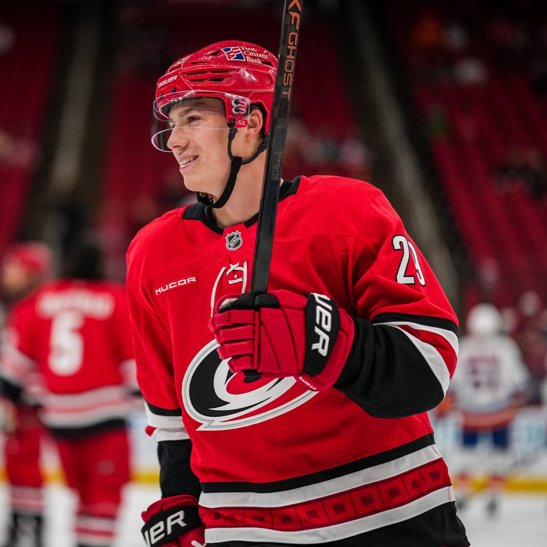 The #Canes have recalled forward Bradly Nadeau from the <a href="/Chicago_Wolves/">Chicago Wolves</a>. 

Defenseman Gavin Bayreuther has been reassigned to the Wolves. 

Details » n.carhur.com/4oCRru9