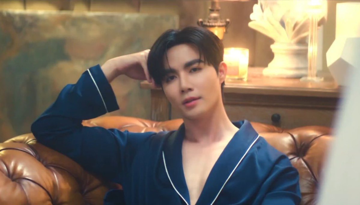 alena_meew's tweet image. if i… lull you to sleep that should be fine right?