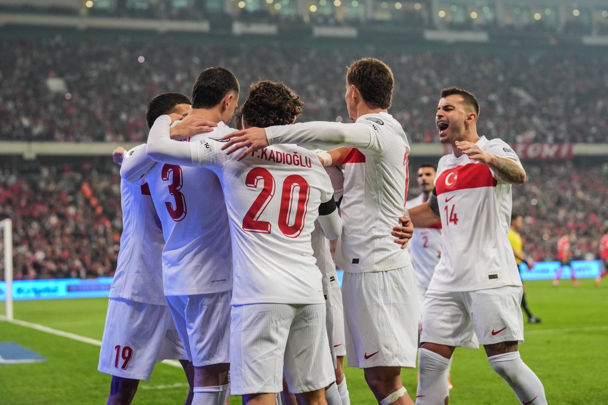 GELİYOR #BizimÇocuklar! 🇹🇷

Milli Takımımızı yürekten kutluyorum, tebrikler!💪🏻👏🏻