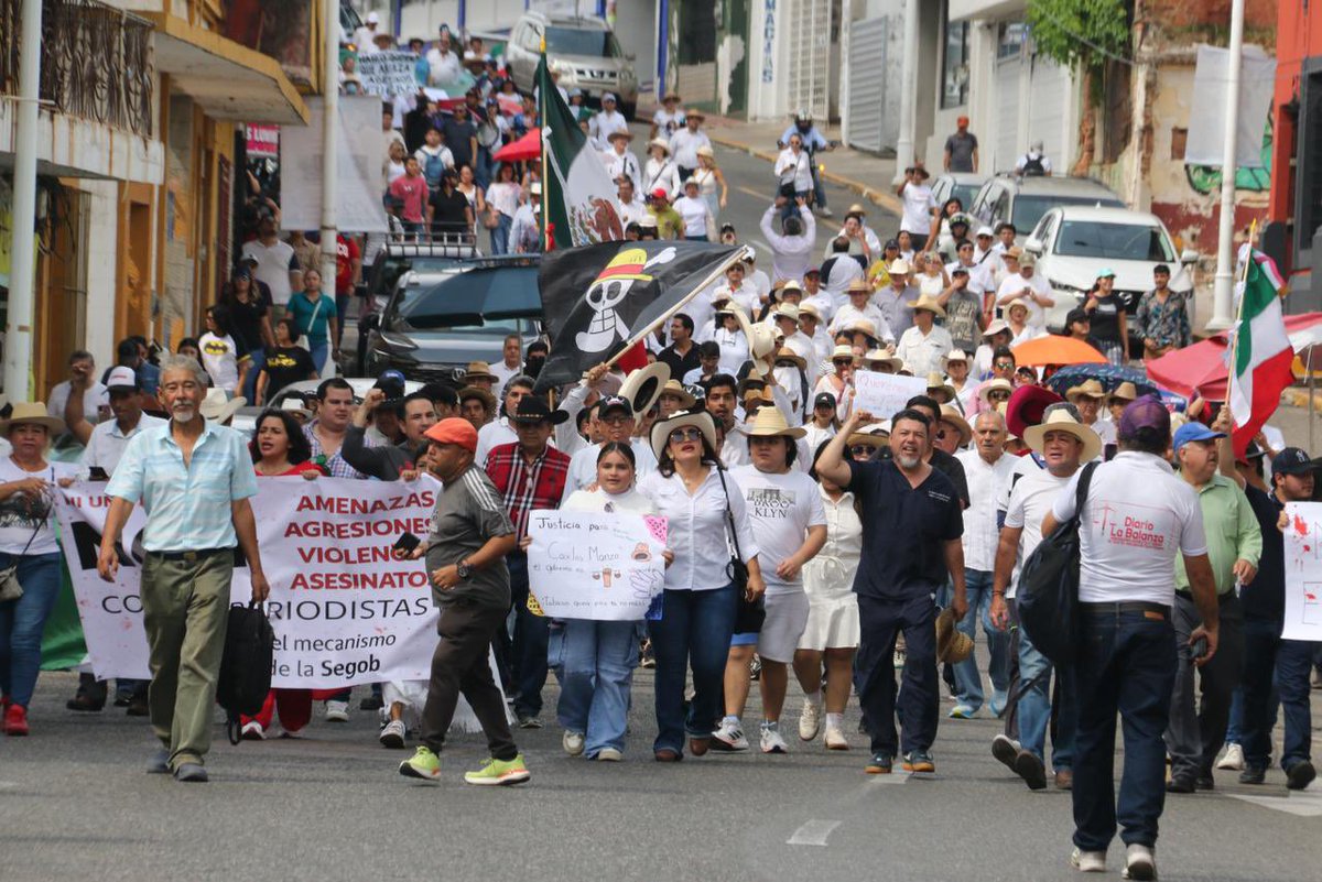 audelinomacario's tweet photo. #Tabasco también se manifiesta este #15N contra la violencia y contra la corrupción. https://t.co/qKSBcOsa9X