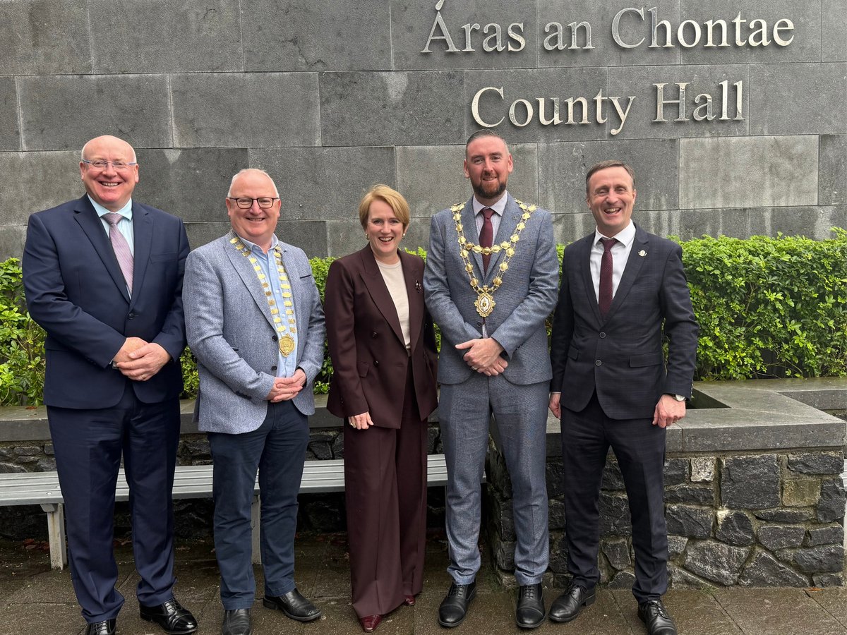 dunphycomms's tweet image. British Ambassador to Ireland @karaowen has chosen Galway for her first official visit outside Dublin since her appointment in October. 
Details of visit - dunphycommunications.ie/news/british-a…
