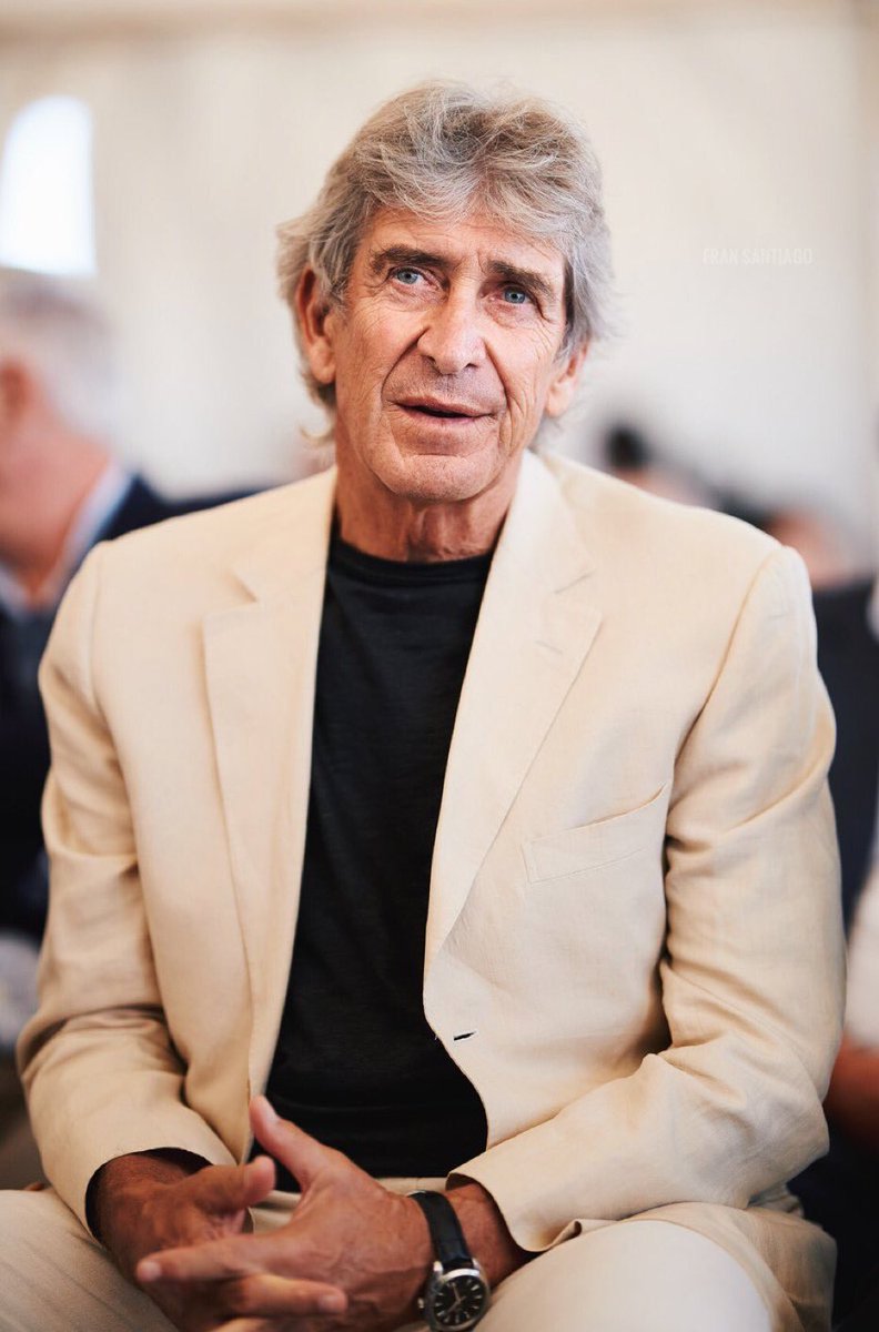 El señor que ha sabido impregnar al club de la competitividad con la que siempre soñamos, el señor que ha ofrecido a la afición la estabilidad que todos necesitábamos, el señor que ha mantenido intactas la ilusión y la ambición incluso a tus 72 años, el señor que ha cumplido los