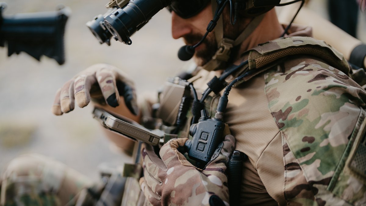 SilvusTech's tweet image. Dual PTT capability, integrated on the new SM5200, gives operators the freedom to monitor and transmit on two voice nets simultaneously across the #StreamCaster #MANET radio mesh network. 
.
When paired with Silvus’ DualStream PTT controller, the experience becomes instinctive.…