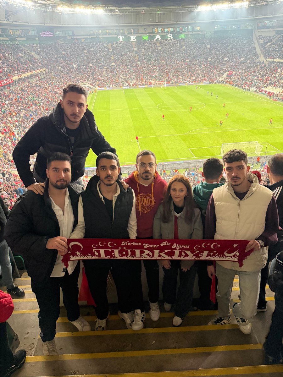 🇹🇷 Milli Takımımızı bulgaristan ile oynadığı maçta yalnız bırakmadık. 

#ultrAslanUNI