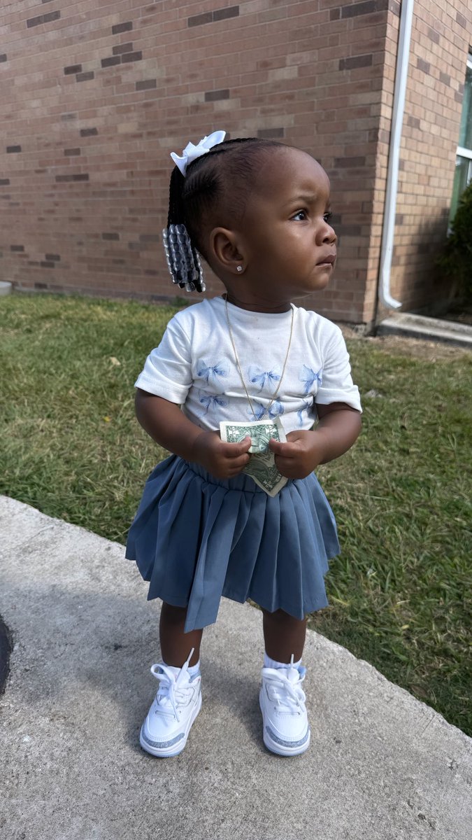 amfncapricorn's tweet photo. SOMEBODY TURN ONE TOMORROW 🥹 PARTY READY 🫶🏾 #HUSANI https://t.co/71OxMemQMz