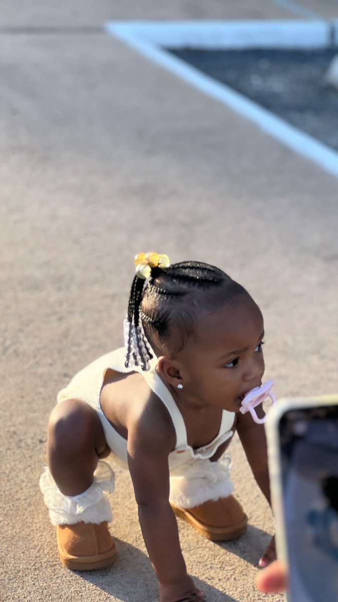 amfncapricorn's tweet photo. SOMEBODY TURN ONE TOMORROW 🥹 PARTY READY 🫶🏾 #HUSANI https://t.co/71OxMemQMz